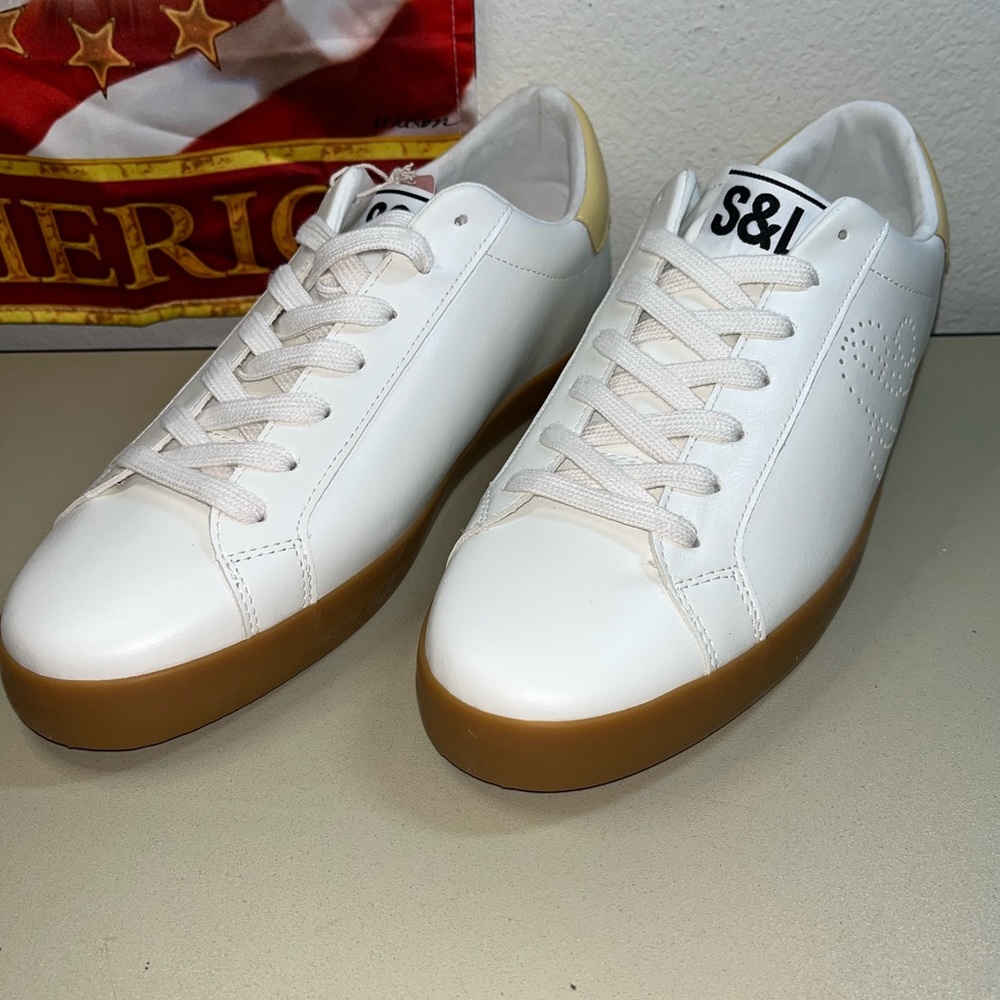Sam & Libby Women's CasualAddie Sneakers lace up white & brown.